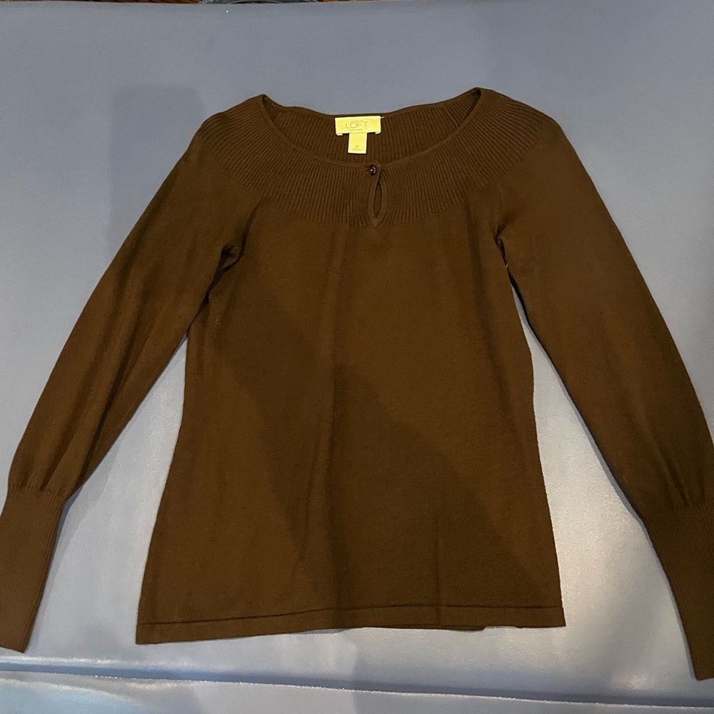 Brown sweater